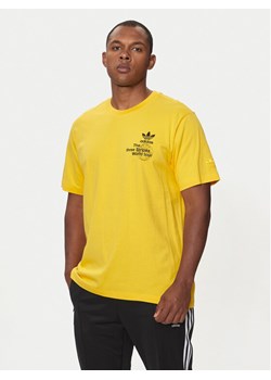 adidas T-Shirt BT IS0183 Żółty Regular Fit ze sklepu MODIVO w kategorii T-shirty męskie - zdjęcie 182744521