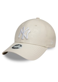 New Era Czapka z daszkiem New York Yankees Crinkled Pu 9Forty 60595393 Écru - id: 0000305046611 - marki New Era - 182744661 New Era Czapka z daszkiem New York Yankees Crinkled Pu 9Forty 60595393 Écru ze sklepu MODIVO w kategorii Czapki z daszkiem damskie - zdjęcie 182744661