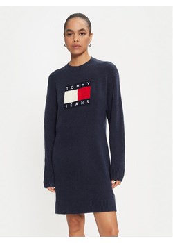Tommy Jeans Sukienka dzianinowa DW0DW18719 Granatowy Loose Fit ze sklepu MODIVO w kategorii Sukienki - zdjęcie 182745100
