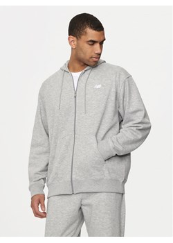 New Balance Bluza Essentials MJ41501 Szary Regular Fit ze sklepu MODIVO w kategorii Bluzy męskie - zdjęcie 182745264