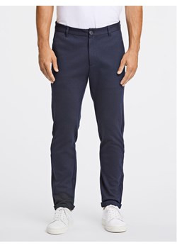 Lindbergh Chinosy 30-01007A Granatowy Slim Fit ze sklepu MODIVO w kategorii Spodnie męskie - zdjęcie 182745862