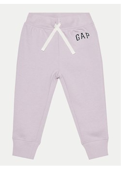 Gap Spodnie dresowe 794209-03 Fioletowy Regular Fit ze sklepu MODIVO w kategorii Spodnie dziewczęce - zdjęcie 182746884