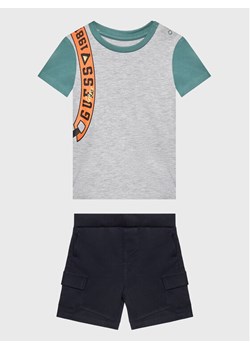 Guess Komplet t-shirt i szorty sportowe I3RG17 K9ND0 Kolorowy Regular Fit ze sklepu MODIVO w kategorii Komplety niemowlęce - zdjęcie 182747152