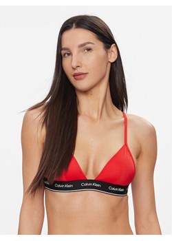 Calvin Klein Swimwear Góra od bikini KW0KW02424 Czerwony ze sklepu MODIVO w kategorii Stroje kąpielowe - zdjęcie 182747434