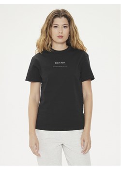 Calvin Klein T-Shirt Multi Logo K20K207215 Czarny Regular Fit ze sklepu MODIVO w kategorii Bluzki damskie - zdjęcie 182747701