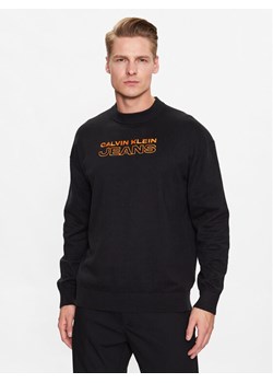 Calvin Klein Jeans Sweter J30J323841 Czarny Regular Fit ze sklepu MODIVO w kategorii Swetry męskie - zdjęcie 182748284