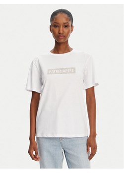 Patrizia Pepe T-Shirt 2M4422/J274-W146 Biały Regular Fit ze sklepu MODIVO w kategorii Bluzki damskie - zdjęcie 182748313