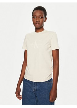 Calvin Klein Jeans T-Shirt J20J224983 Beżowy Regular Fit ze sklepu MODIVO w kategorii Bluzki damskie - zdjęcie 182748383
