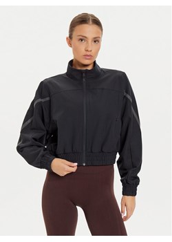 Under Armour Wiatrówka UA Unstoppable Crop 1386479 Czarny Regular Fit ze sklepu MODIVO w kategorii Kurtki damskie - zdjęcie 182748830