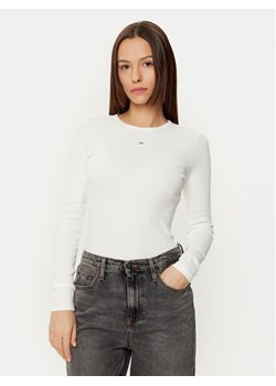 Tommy Jeans Bluzka Essential DW0DW17387 Écru Slim Fit ze sklepu MODIVO w kategorii Bluzki damskie - zdjęcie 182749411