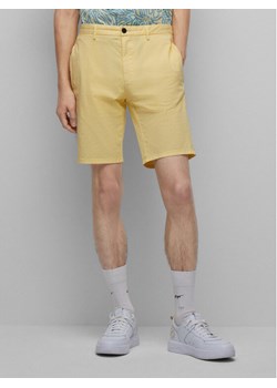 Hugo Szorty materiałowe 50471182 Żółty Slim Fit - id: 0000302490622 - marki Hugo Boss - 182750241 Hugo Szorty materiałowe 50471182 Żółty Slim Fit ze sklepu MODIVO w kategorii Spodenki męskie - zdjęcie 182750241