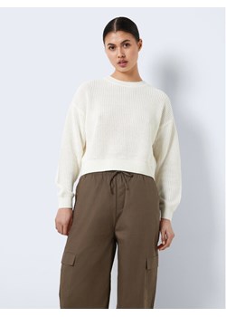 Noisy May Sweter Maysa 27021536 Écru Relaxed Fit ze sklepu MODIVO w kategorii Swetry damskie - zdjęcie 182750412