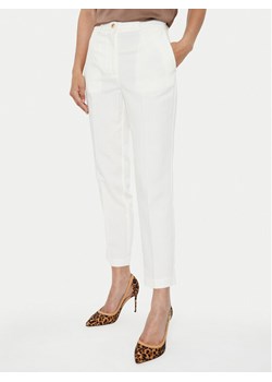 ViCOLO Spodnie materiałowe TB1564 Écru Regular Fit ze sklepu MODIVO w kategorii Spodnie damskie - zdjęcie 182750424