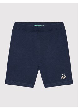 United Colors Of Benetton Szorty sportowe 3MT1I0576 Granatowy Slim Fit ze sklepu MODIVO w kategorii Spodenki chłopięce - zdjęcie 182750702