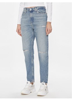 Calvin Klein Jeans Jeansy Mom Jean J20J222148 Granatowy Mom Fit ze sklepu MODIVO w kategorii Jeansy damskie - zdjęcie 182751374