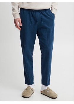 Casual Friday Spodnie materiałowe 20504738 Granatowy Regular Fit ze sklepu MODIVO w kategorii Spodnie męskie - zdjęcie 182751502