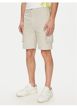 Karl Kani Szorty materiałowe Retro Washed 60100045 Biały Regular Fit ze sklepu MODIVO w kategorii Spodenki męskie - zdjęcie 182752153