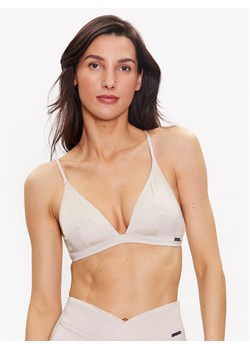 Calvin Klein Swimwear Góra od bikini KW0KW02143 Beżowy ze sklepu MODIVO w kategorii Stroje kąpielowe - zdjęcie 182752741