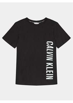 Calvin Klein Swimwear T-Shirt Logo KV0KV00040 Czarny Regular Fit ze sklepu MODIVO w kategorii T-shirty chłopięce - zdjęcie 182754374