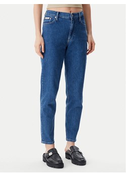 Calvin Klein Jeans Jeansy J20J225505 Niebieski Mom Fit ze sklepu MODIVO w kategorii Jeansy damskie - zdjęcie 182754382