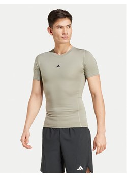 adidas Koszulka techniczna Techfit Compression JE6700 Zielony Slim Fit ze sklepu MODIVO w kategorii T-shirty męskie - zdjęcie 182754513