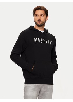 Mustang Bluza Bronson 1014687 Czarny Regular Fit ze sklepu MODIVO w kategorii Bluzy męskie - zdjęcie 182756684