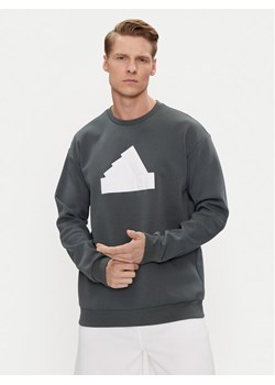 adidas Bluza Future Icons Badge of Sport IR9163 Zielony Regular Fit ze sklepu MODIVO w kategorii Bluzy męskie - zdjęcie 182757024