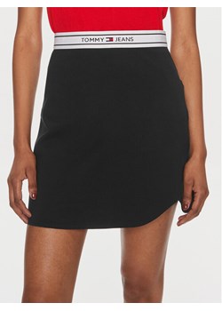 Tommy Jeans Spódnica mini Logo DW0DW17880 Czarny Regular Fit ze sklepu MODIVO w kategorii Spódnice - zdjęcie 182757592