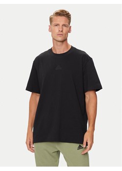 adidas T-Shirt Brand Love IW3539 Czarny Loose Fit ze sklepu MODIVO w kategorii T-shirty męskie - zdjęcie 182758163