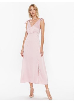 YAS Sukienka koktajlowa 26029756 Fioletowy Standard Fit ze sklepu MODIVO w kategorii Sukienki - zdjęcie 182758830