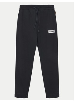 Napapijri Spodnie dresowe Chamois NP0A4IGK D Czarny Regular Fit ze sklepu MODIVO w kategorii Spodnie chłopięce - zdjęcie 182759042