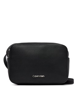 Calvin Klein Torebka Ck Must Camera Bag K60K610293 Czarny ze sklepu MODIVO w kategorii Listonoszki - zdjęcie 182759191