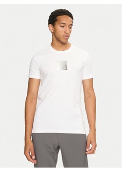 Calvin Klein Jeans T-Shirt Metallic Box J30J325686 Biały Slim Fit ze sklepu MODIVO w kategorii T-shirty męskie - zdjęcie 182759412