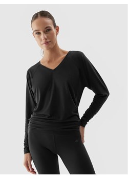 4F Bluzka 4FAW23TFLOF153 Szary Slim Fit ze sklepu MODIVO w kategorii Bluzki damskie - zdjęcie 182759833