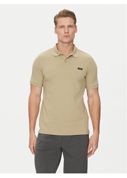 Calvin Klein Polo K10K111196 Beżowy Slim Fit ze sklepu MODIVO w kategorii T-shirty męskie - zdjęcie 182760162