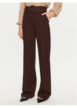 Luisa Spagnoli Spodnie materiałowe Osten 540365 Brązowy Regular Fit - id: 0000304880254 - marki Luisa Spagnoli - 182760661 Luisa Spagnoli Spodnie materiałowe Osten 540365 Brązowy Regular Fit ze sklepu MODIVO w kategorii Spodnie damskie - zdjęcie 182760661