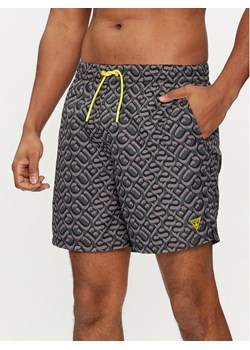Guess Szorty kąpielowe F4GT06 WG2A2 Czarny Regular Fit ze sklepu MODIVO w kategorii Kąpielówki - zdjęcie 182761451