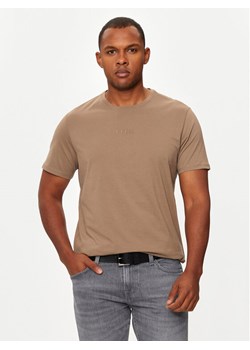 Guess T-Shirt M4GP39 K7HD0 Brązowy Regular Fit ze sklepu MODIVO w kategorii T-shirty męskie - zdjęcie 182761624