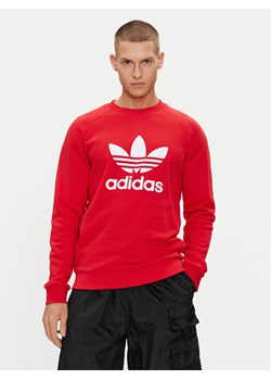 adidas Bluza adicolor Classics Trefoil IA4855 Czerwony Regular Fit ze sklepu MODIVO w kategorii Bluzy męskie - zdjęcie 182761922
