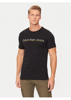 Calvin Klein Jeans T-Shirt Two Tone Institutional J30J325676 Czarny Regular Fit ze sklepu MODIVO w kategorii T-shirty męskie - zdjęcie 182762153