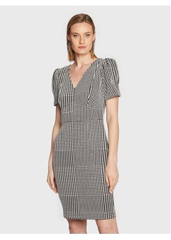 DKNY Sukienka codzienna DD2HB512 Czarny Regular Fit ze sklepu MODIVO w kategorii Sukienki - zdjęcie 182762192