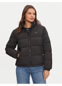 Tommy Jeans Kurtka zimowa Essential DW0DW18827 Czarny Regular Fit ze sklepu MODIVO w kategorii Kurtki damskie - zdjęcie 182762692