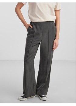 Pieces Spodnie materiałowe 17130407 Szary Loose Fit ze sklepu MODIVO w kategorii Spodnie damskie - zdjęcie 182762701