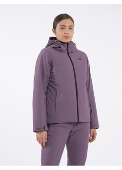 4F Kurtka narciarska 4FAW23TJACF120 Fioletowy Regular Fit ze sklepu MODIVO w kategorii Kurtki damskie - zdjęcie 182763304