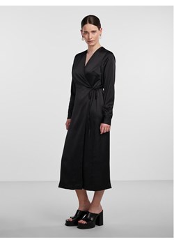 YAS Sukienka codzienna Pella 26030740 Czarny Regular Fit ze sklepu MODIVO w kategorii Sukienki - zdjęcie 182763973