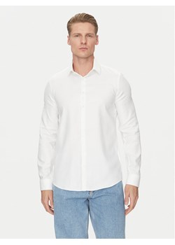 Calvin Klein Koszula K10K114316 Biały Slim Fit ze sklepu MODIVO w kategorii Koszule męskie - zdjęcie 182764442