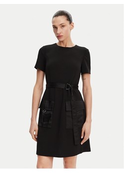 DKNY Sukienka codzienna DD4J1E45 Czarny Slim Fit ze sklepu MODIVO w kategorii Sukienki - zdjęcie 182764944