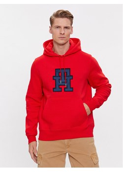 Tommy Hilfiger Bluza Monogram Applique MW0MW32702 Czerwony Regular Fit ze sklepu MODIVO w kategorii Bluzy męskie - zdjęcie 182765173