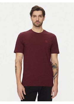 adidas T-Shirt Trefoil Essentials JC9992 Bordowy Regular Fit ze sklepu MODIVO w kategorii T-shirty męskie - zdjęcie 182765393