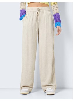 Noisy May Spodnie dzianinowe Leilani 27026323 Beżowy Regular Fit ze sklepu MODIVO w kategorii Spodnie damskie - zdjęcie 182765673